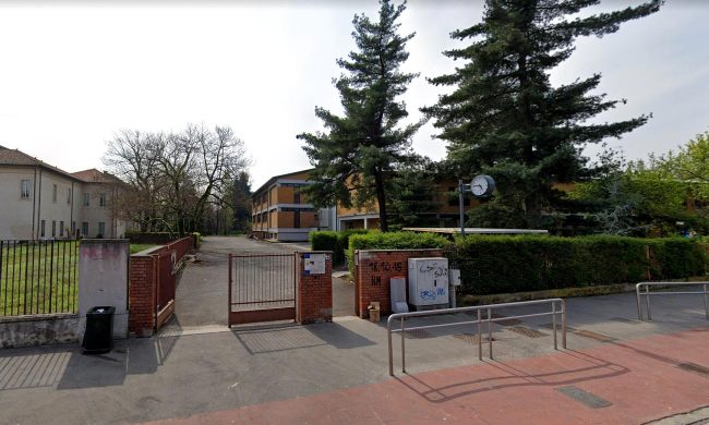 Covid, focolaio in una scuola media di Quarto Oggiaro: 9 classi su 18 in quarantena