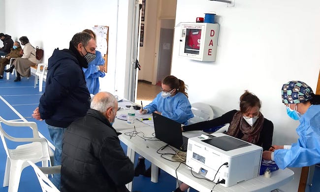 Vaccinazioni, riunione con Asst: i sindaci “criticità sul piano di somministrazione”