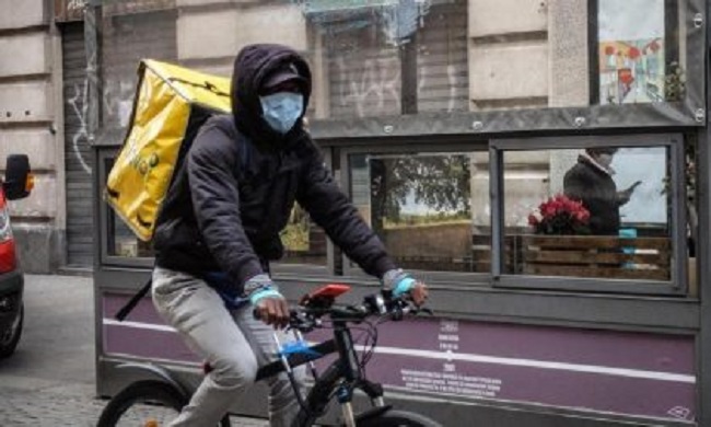 Sciopero rider: venerdì 26 marzo stop a consegne in 30 città, Milano compresa