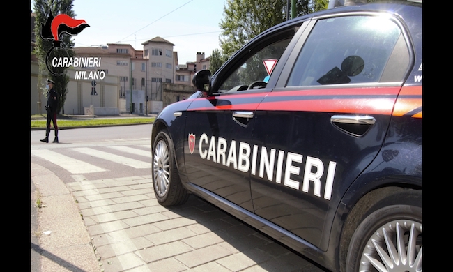 Minacce e maltrattamenti a mamma e sorella per i soldi: arrestato 35enne