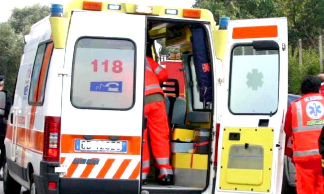 Infortunio sul lavoro, dipendente rimasto ustionato da sostanza chimica