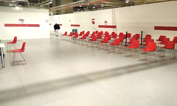 Ancora in tilt Aria, la denuncia dei Sentinelli: “Centro vaccinale Scarampo deserto, adesso basta!”
