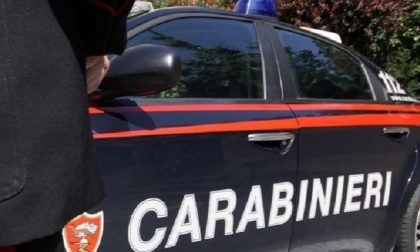 Festa in casa, sanzionati 10 universitari, due aggrediscono i carabinieri