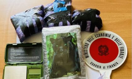 Maxi blitz: 10 arrestati e 4 chili coca e hashish sequestrati. Ultrasettantenni usati come corrieri della droga