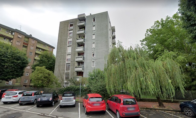 Amianto e allagamenti nelle case Aler in via Don Minzoni: “Ci sentiamo abbandonati”