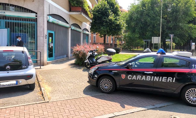 Rapina in banca a Buccinasco, scavano un buco e prendono in ostaggio i dipendenti