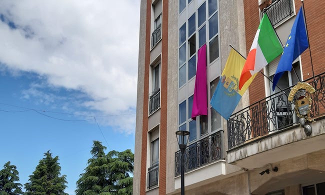 Fibromialgia: luce di solidarietà a Cesano per chi soffre della malattia