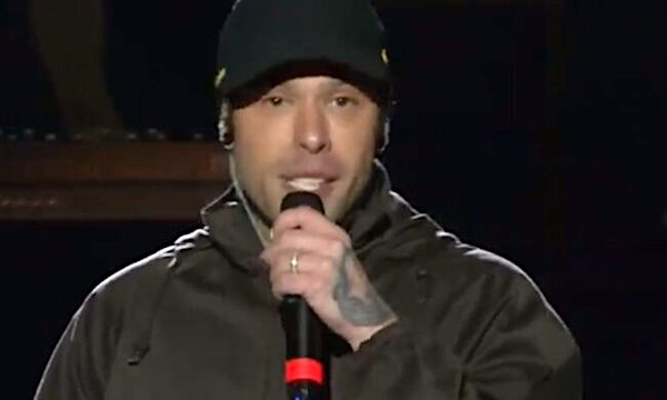 Fedez attacca il Vaticano: “Ha 5 miliardi di debiti di tasse immobiliari e dice all’Italia che col Ddl Zan viola il Concordato”