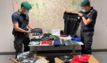 Vestiti griffati contraffatti: maxi sequestro della Guardia di Finanza per oltre 450mila euro