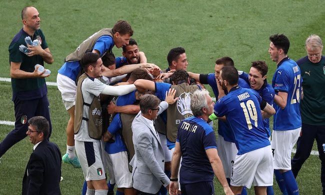 Azzurri agli ottavi da primi del girone!