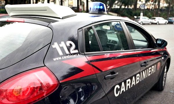 In ospedale con una ferita all’occhio: “Accoltellato dal mio coinquilino”