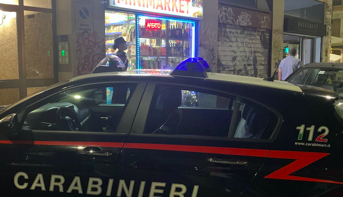 Controlli dei carabinieri per la sicurezza e il decoro urbano: multe per 3mila euro