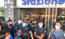 Anche a Milano un flop la manifestazione "no green pass" alla stazione Garibaldi