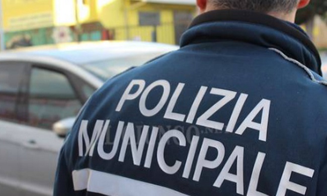 Consumo e spaccio di droga vicino alle scuole: la polizia locale di Buccinasco avvia il progetto “Scuole sicure”