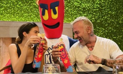 Gianluca Vacchi si trasforma in "kebabbaro" e apre tre locali a Milano
