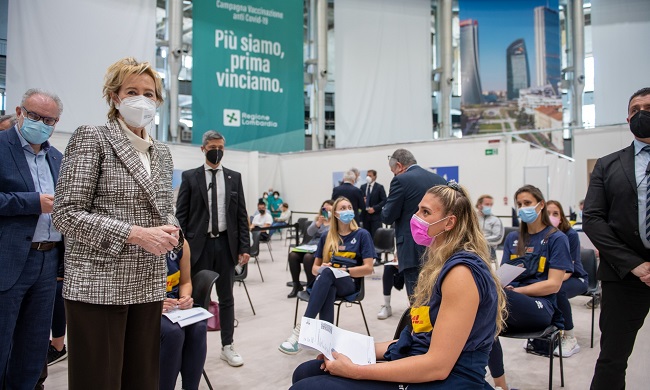 Moratti: “Prime dosi in Lombardia al 91%”. Appello a chi ancora non si è prenotato