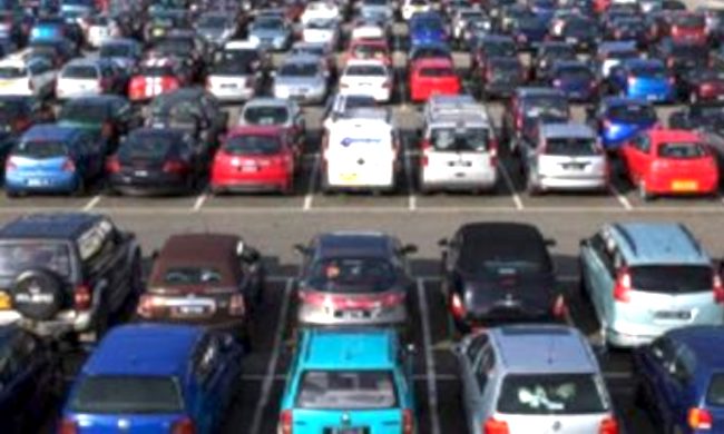 Auto nei depositi a Trezzano, risolta la controversia: trovato l’accordo tra Comune e autofficina