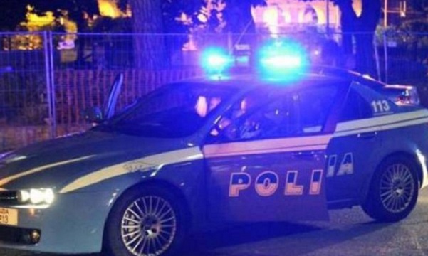 Nasconde droga nella cassetta postale a Corsico e la vende al centro commerciale: arrestato