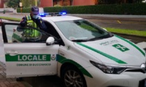 Aggredisce la moglie in strada: salvata dall'intervento della polizia locale a Buccinasco