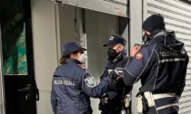 Controlli della polizia locale a Rozzano: ancora denunce e sanzioni per irregolarità commerciali
