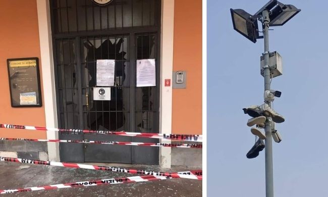 Distruggono con un petardo l’ingresso della polizia locale ad Assago: “Tutto ripreso con le telecamere, pagheranno”