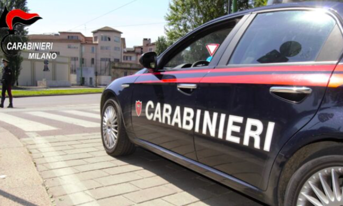 Milano: I Carabinieri Arrestano Due Ventenni Per Rapine E ...