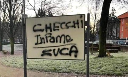 "Checchi infame", insulti contro il sindaco di San Donato su un cartello di fronte alla scuola materna