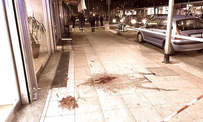 Due fratelli accoltellati in strada a Rozzano, uno lotta tra la vita e la morte