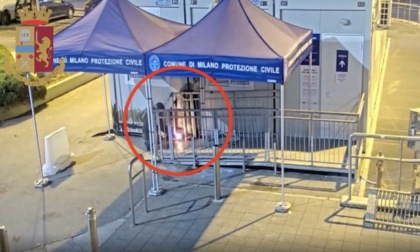 Attacco all'hub vaccinale, perquisizioni all'autore del tentato incendio