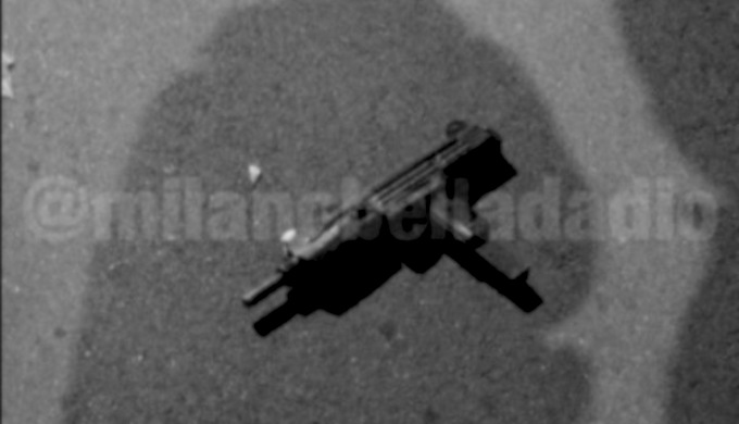 Scappano dalla polizia e gettano armi dal finestrino: tra gli arrestati un corsichese vicino al clan Barbaro