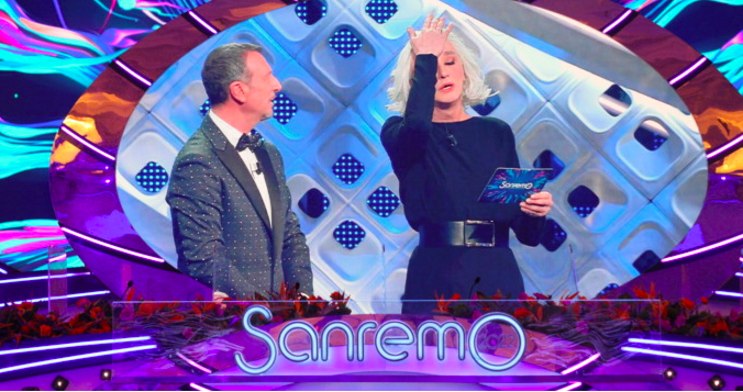 La classifica della terza serata di Sanremo 2022: sorpasso di Mahmood e Blanco su Elisa