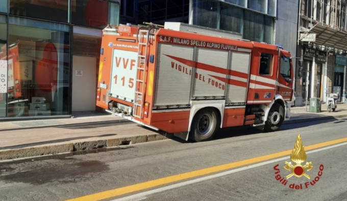 Incidente sul lavoro a Milano, un operaio morto e un altro gravissimo