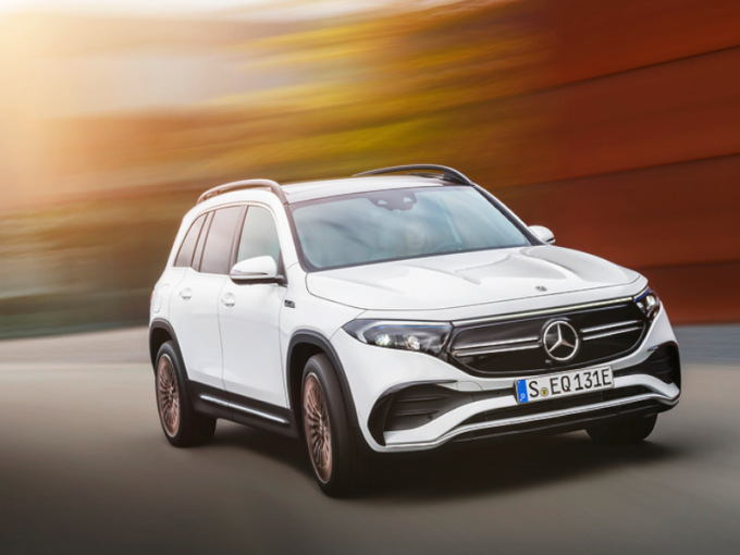Mercedes EQB, il SUV a sette posti della famiglia full-electric della Stella