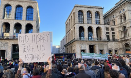 Oltre 30mila persone a Milano per gridare no alla guerra: le immagini