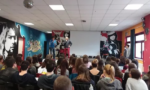 “Stai all’occhio!”, il teatro diventa scuola di vita