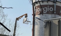 Incidente sul lavoro a Biassono, operaio muore travolto da un'antenna