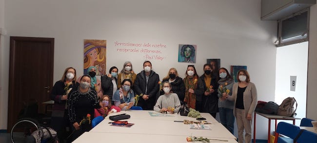A Buccinasco si cuciono legami: grande successo per il progetto di sartoria sociale