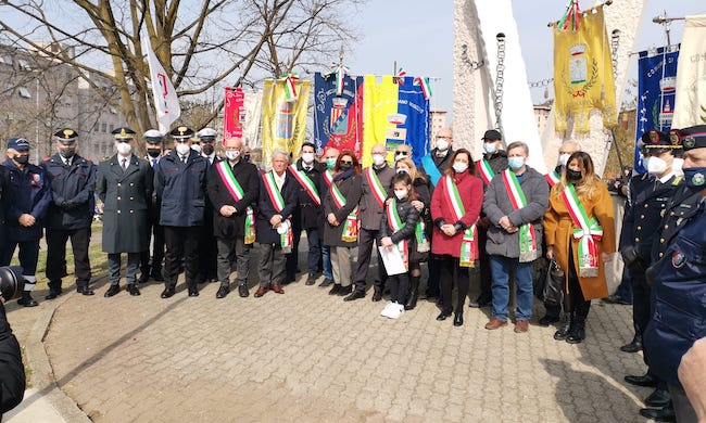 A Trezzano la lettura dei nomi delle 1055 vittime di mafia. “Combattere la criminalità organizzata deve essere impegno quotidiano”