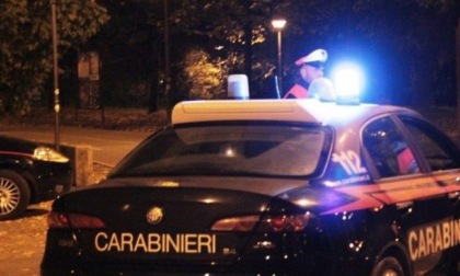 I carabinieri fermano tre uomini nella notte