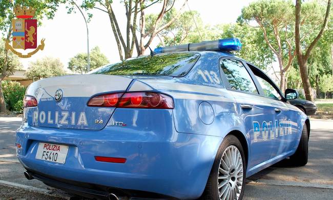 Esce da un appartamento in via Meravigli dopo un furto, ma trova la Polizia sulla sua strada