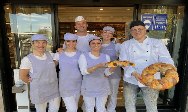A Rozzano si sforna il “Pane del Mondo”, simbolo di pace e abbraccio tra i popoli