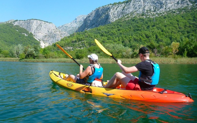 Canoa: 5 benefici per la propria salute fisica