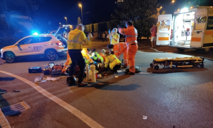 Cinisello Balsamo, due giovani feriti dopo un grave incidente in moto