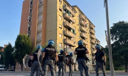 Milano, ecco i risultati delle perquisizioni della Polizia in via Bolla