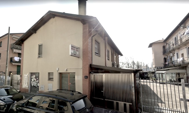 Molotov contro la villa confiscata alla mafia a Trezzano