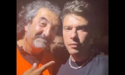 Fedez incontra Ivano Monzani: il video al concerto di Achille Lauro