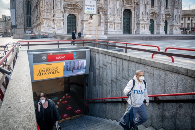 Duomo, 45enne derubato di 3.700 euro in metropolitana