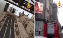 Turista si frattura caviglia sulla terrazza del Duomo: i vigili del fuoco la calano dall’alto per 70 metri