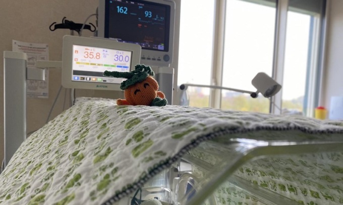 E’ Halloween nella terapia intensiva neonatale del Niguarda: spuntano cappellini a forma di zucca per i piccoli guerrieri ricoverati