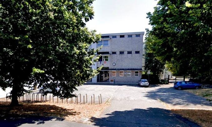 37 persone intossicate con lo spray al peperoncino in una scuola di Milano